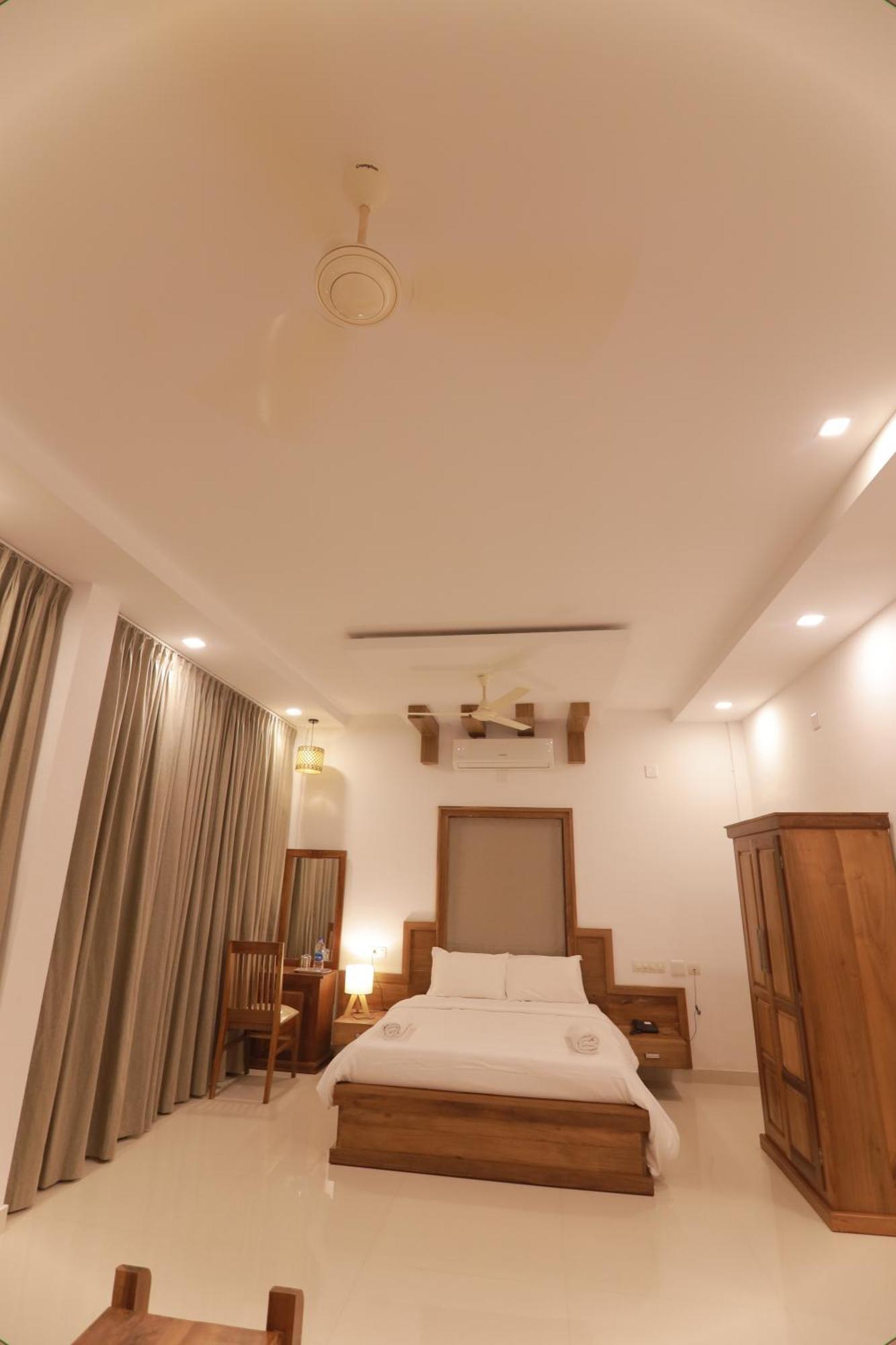 Opm Inn Payyannur 外观 照片