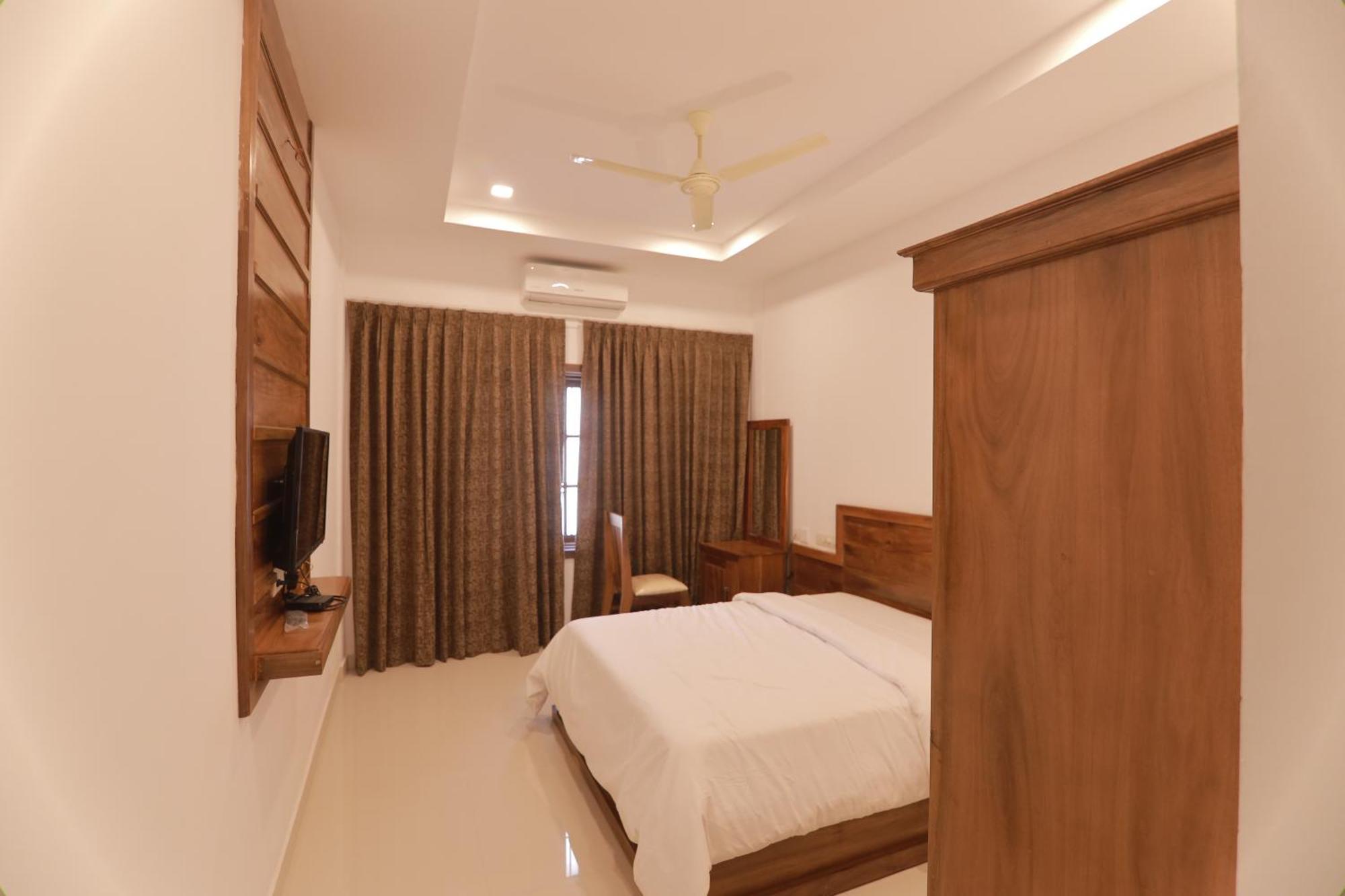 Opm Inn Payyannur 外观 照片